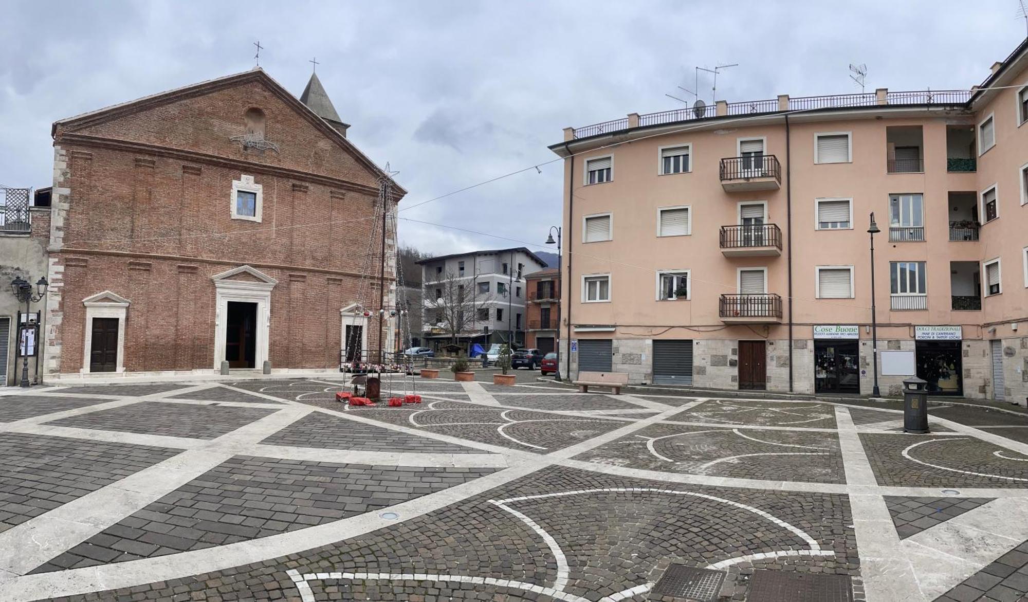 Al Campanile Centro Storico Ampio Luminoso E Panoramico Appartamento Trilocale Carsoli Extérieur photo