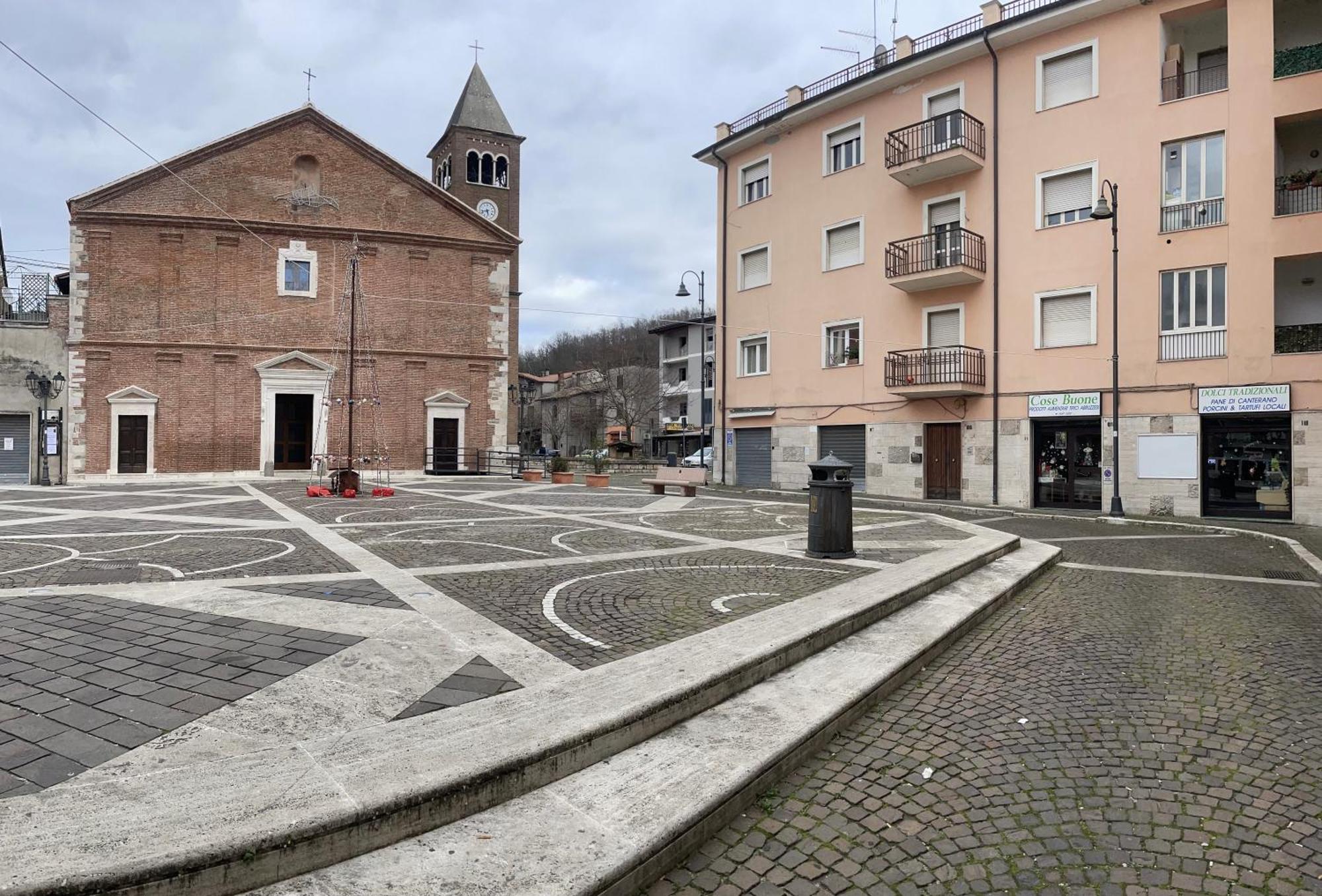 Al Campanile Centro Storico Ampio Luminoso E Panoramico Appartamento Trilocale Carsoli Extérieur photo