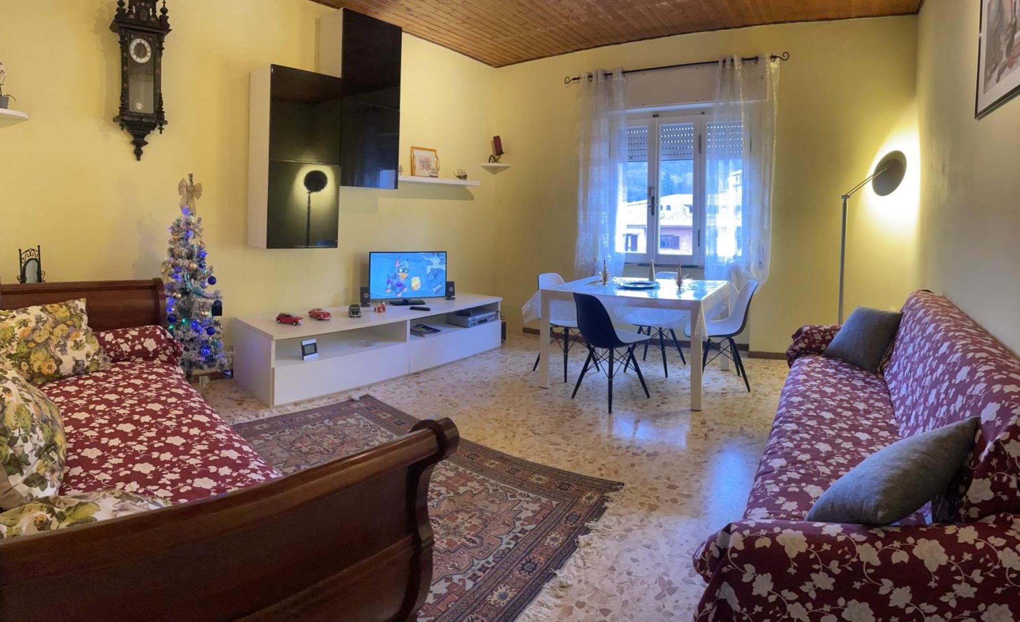 Al Campanile Centro Storico Ampio Luminoso E Panoramico Appartamento Trilocale Carsoli Extérieur photo