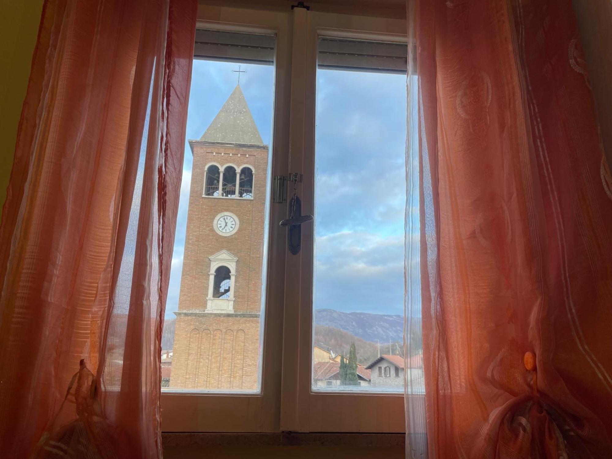 Al Campanile Centro Storico Ampio Luminoso E Panoramico Appartamento Trilocale Carsoli Extérieur photo